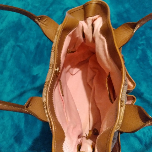 Dooney and bourke - Picture 3 of 6